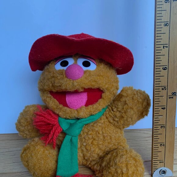 Vintage Fozzie Bear Plush – Holiday Outfit – 1980s Style - Picture 2 of 5